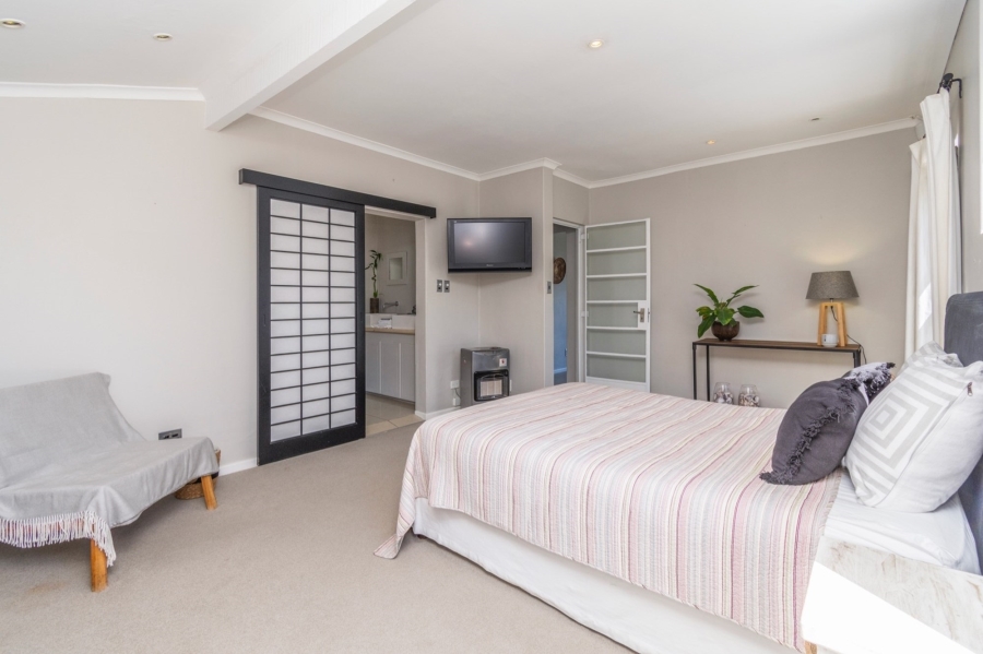 To Let 4 Bedroom Property for Rent in Bakoven Western Cape